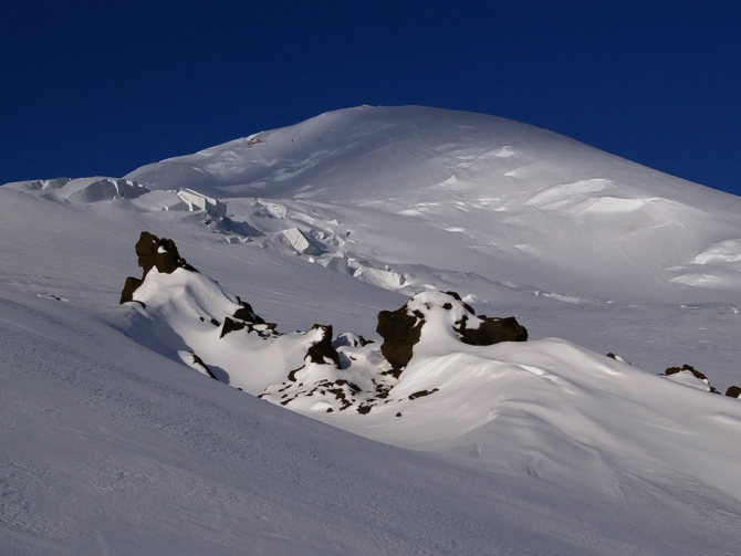 Эльбрус с севера - май 2009 (Путешествия, горы, кавказ, приэльбрусье, джилысу, фото)