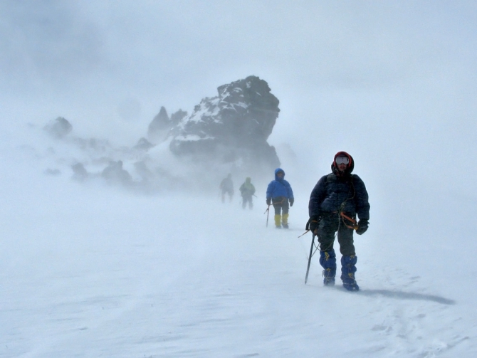 Эльбрус с севера - май 2009 (Путешествия, горы, кавказ, приэльбрусье, джилысу, фото)