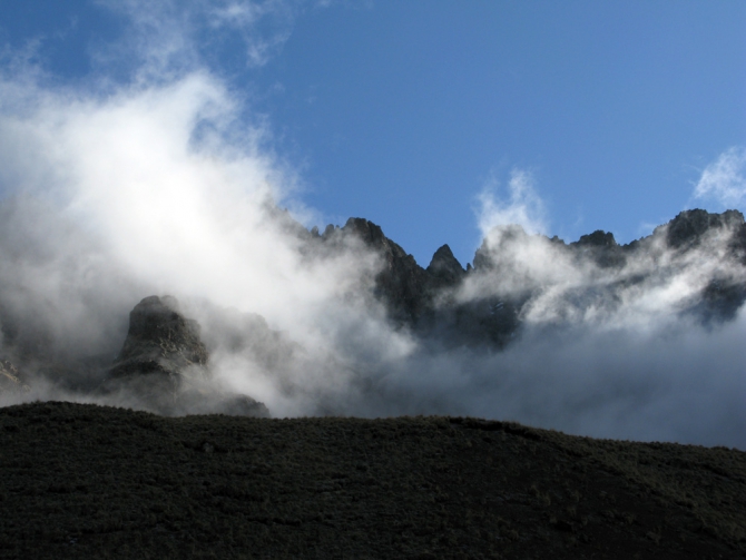 Эльбрус с севера - май 2009 (Путешествия, горы, кавказ, приэльбрусье, джилысу, фото)