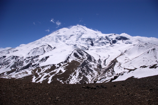 Эльбрус с севера - май 2009 (Путешествия, горы, кавказ, приэльбрусье, джилысу, фото)