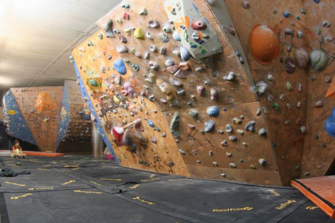 Дмитрий Бычков: будем ли и дальше побеждать в боулдеринге?! (Скалолазание, ангар, ддс, москва)