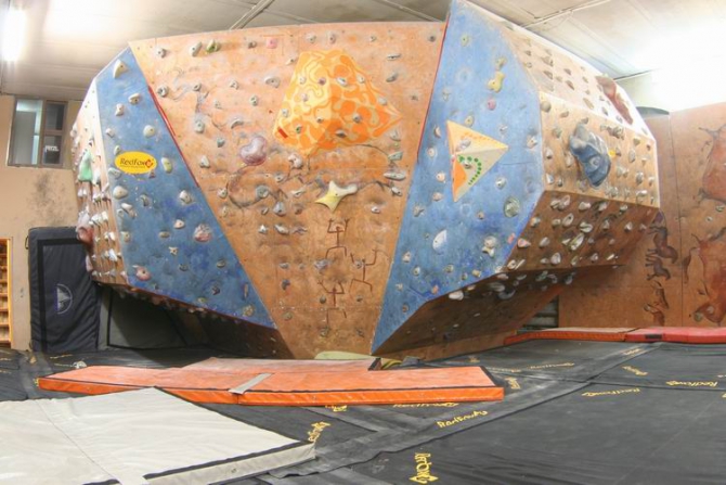 Дмитрий Бычков: будем ли и дальше побеждать в боулдеринге?! (Скалолазание, ангар, ддс, москва)