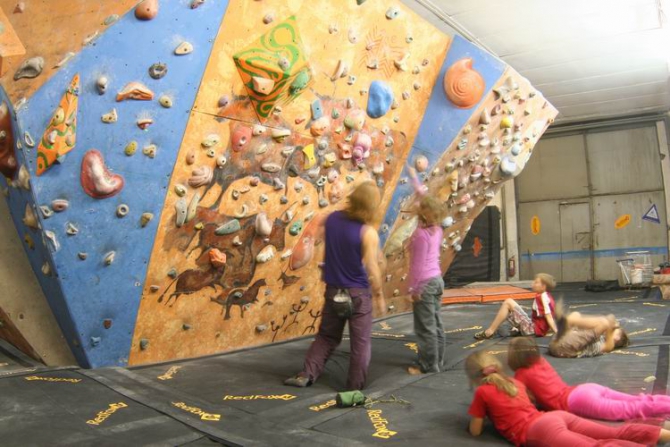 Дмитрий Бычков: будем ли и дальше побеждать в боулдеринге?! (Скалолазание, ангар, ддс, москва)