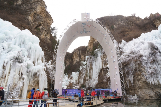 8 из 12 медалей Китая увезли российские ледолазы! (Ледолазание/drytoolling, лёд 2019, ледолазание, ice-2019, мировой лёд, китай, пекин, соревнования, мария толоконина, николай кузовлев)
