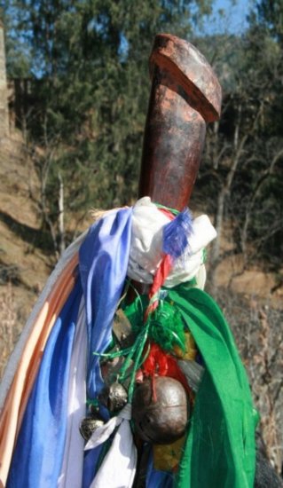 Фаллосы - обереги. Воскресный прикольчик. (бутан, третий полюс)