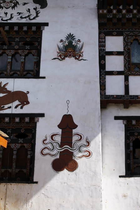 Фаллосы - обереги. Воскресный прикольчик. (бутан, третий полюс)