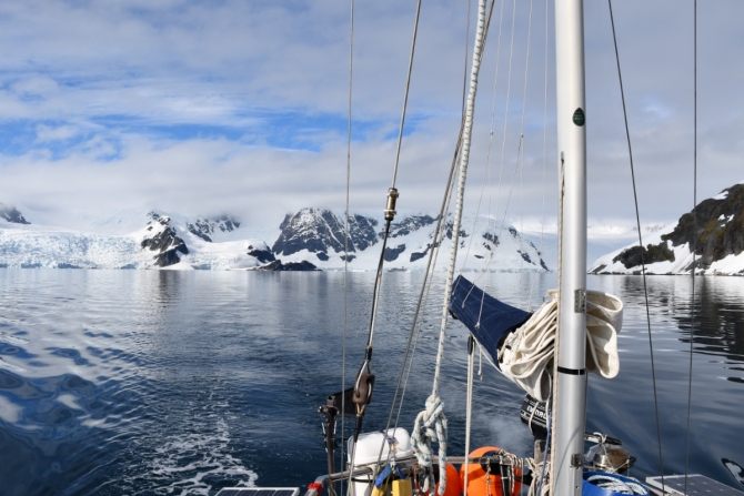 Льды Антарктиды и ледники Патагонии под парусом (Путешествия, outdoor, яхтинг, шторм, мечта)