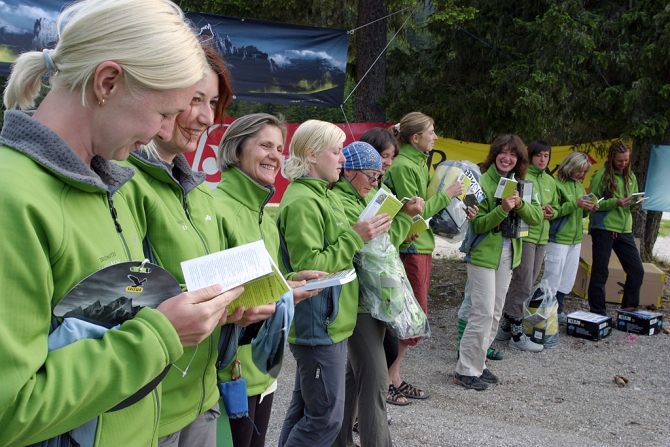 DOLOMITES WOMEN. Награждение и награжденные (Альпинизм, салева, цска им.демченко, dav club russland, tre cime di lavaredo, фестиваль альпинизма, salewa, red fox, лаваредо, женский альпинизм, ред фокс, кант, доломиты)