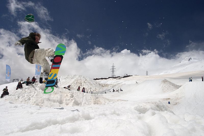 Elbrus Summer Camp 2009 - о PIG, девочках и не только... :, Горные лыжи/Сноуборд, elxcamp, freeski, горы, эльбрус, new school, нью скул, приэльбрусье)