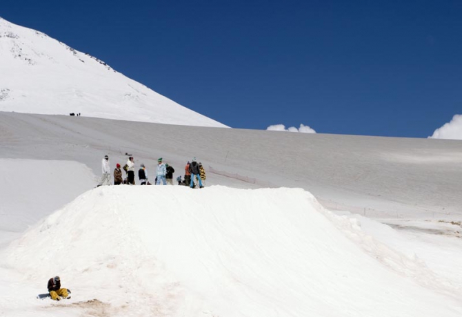 Elbrus Summer Camp 2009 - о PIG, девочках и не только... :, Горные лыжи/Сноуборд, elxcamp, freeski, горы, эльбрус, new school, нью скул, приэльбрусье)
