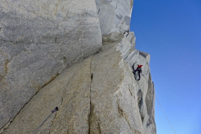     (,  ,  , Luka Lindi

                            </div>
                            
                            <div class=