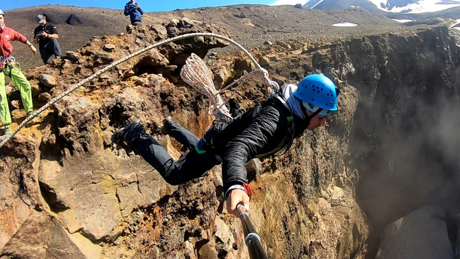 - Extreme Family   2020 (Ropejumping)