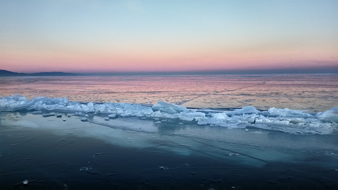 Видели ночь. История о почти суточном забеге на коньках по льду Байкала. (Путешествия)