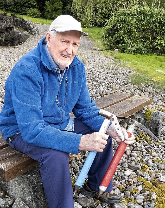 Альпинист, спасатель - Доктор Хэмиш МакИннес, OBE, BEM. (Альпинизм)