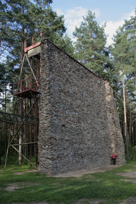 Каменный скалодром в Десногорске (Скалолазание)