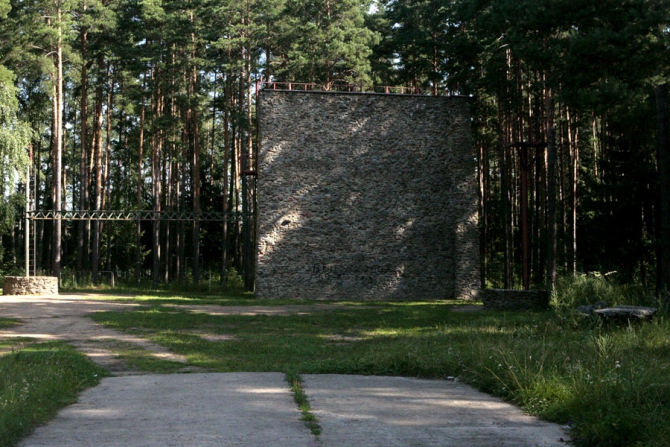 Каменный скалодром в Десногорске (Скалолазание)