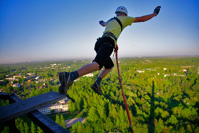 Команда RAPT сегодня выезжает в Норвегию ставить рекорд мира в Ropejumping'е