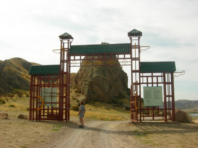 На скалы Тамгалы-Тас пришла "культурка", или Будда против скалолазания. (Альпинизм, klenov, manaraga-team, almaty, rock for everybody, russia-kazakhstan, skala)