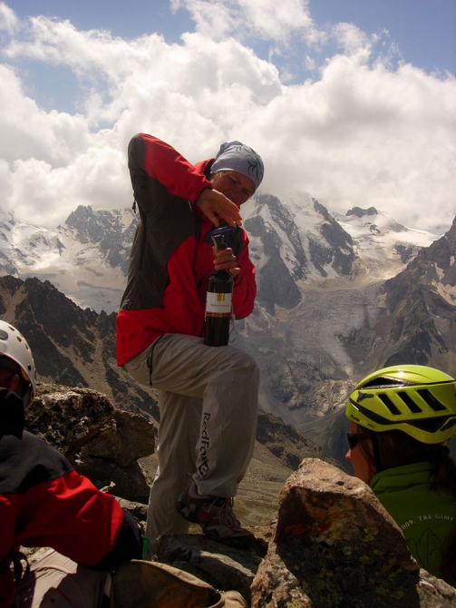 Night Butterfly Team. Часть 2. Кальяны на вершинах мира (зимний, скотников, морозова, ozone, ночные бабочки, уллутау)