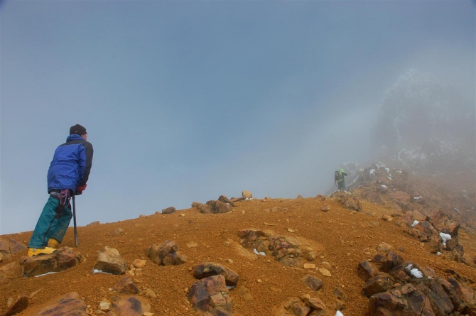 Свесить ноги в разные полушария... (Альпинизм, эквадор, котопакси, иллиница норте, галапагосы)