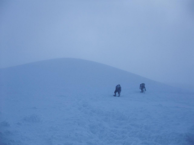 Свесить ноги в разные полушария... (Альпинизм, эквадор, котопакси, иллиница норте, галапагосы)