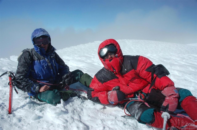 Свесить ноги в разные полушария... (Альпинизм, эквадор, котопакси, иллиница норте, галапагосы)