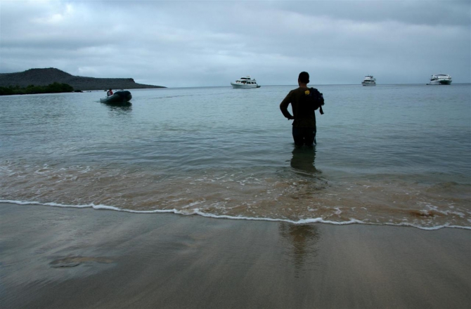 Свесить ноги в разные полушария... (Альпинизм, эквадор, котопакси, иллиница норте, галапагосы)