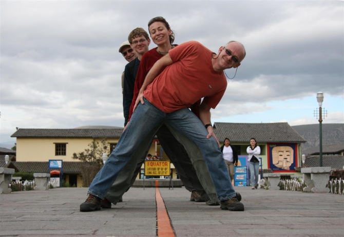 Свесить ноги в разные полушария... (Альпинизм, эквадор, котопакси, иллиница норте, галапагосы)