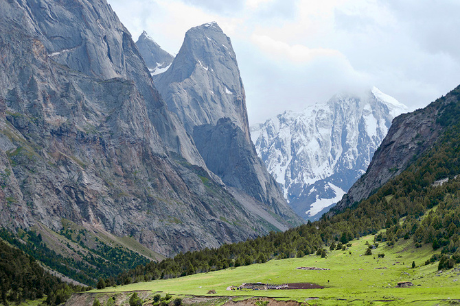  6 .. ,       1990 . ()