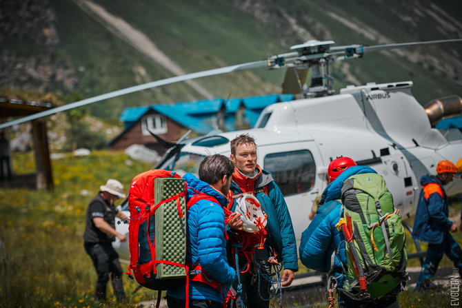 EVG_6159 Чемпионат России в Безенги. Небольшое ЧП на траверсе. Пострадавших нет (Альпинизм)