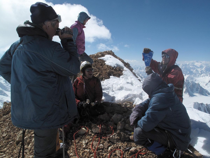 Краткий отчет о походе с восхождениями на пики Революции, Коммунизма и Ленина (Памирский марафон-2009). (Альпинизм, маи, пик ленина, пик коммунизма, пик революции)