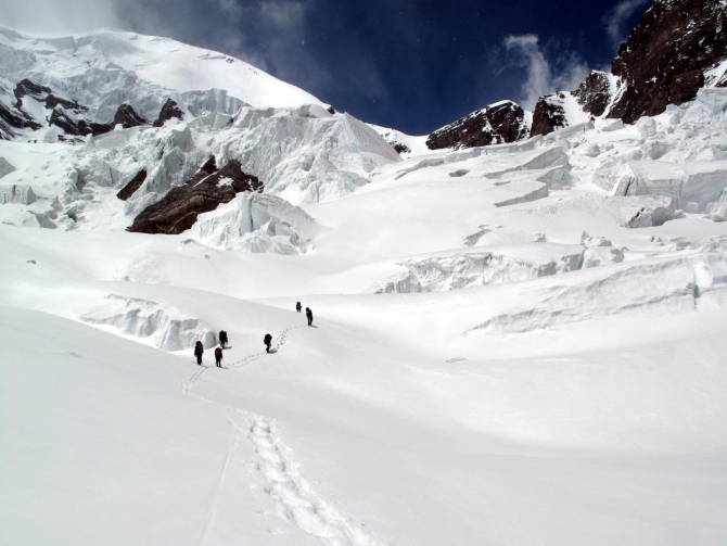Краткий отчет о походе с восхождениями на пики Революции, Коммунизма и Ленина (Памирский марафон-2009). (Альпинизм, маи, пик ленина, пик коммунизма, пик революции)