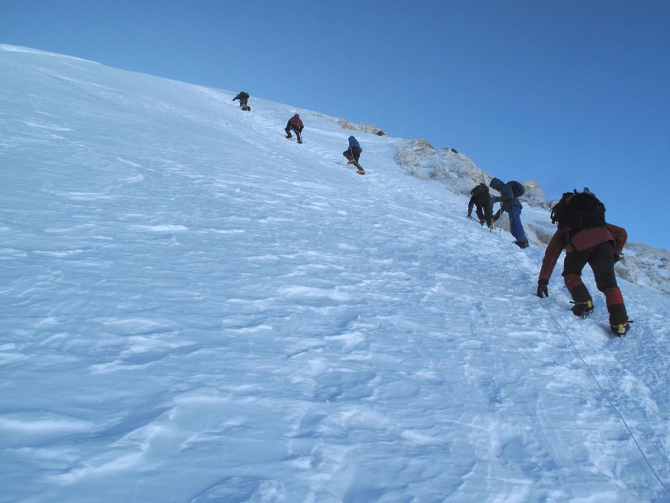 Краткий отчет о походе с восхождениями на пики Революции, Коммунизма и Ленина (Памирский марафон-2009). (Альпинизм, маи, пик ленина, пик коммунизма, пик революции)