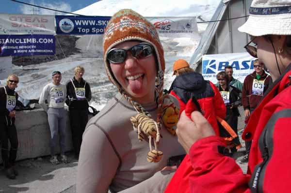 V International ELBRUS RACE: наша Маша (Альпинизм, russianclimb.com, bask, забег, мария хитрикова, top sport travel, эльбрус)
