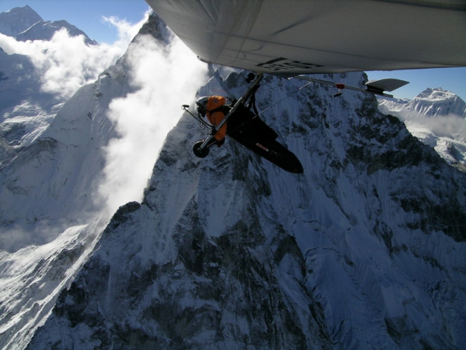 Через месяц День памяти Кузьмина Кирилла Константиновича (Альпинизм, правительство, кхумбу, лхо-ла, л.кхумбу, полёт, альпинизм, снежный барс, пик, ледник, пермит, перевал, тибет, непал, восхождение, эверест, параплан)