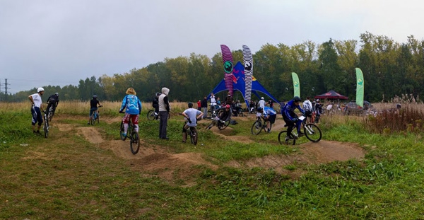 В Москве прошли первые соревнования по памп-треку Bad Santa "Pumps Battle"! (маунтинбайк, велоспорт)