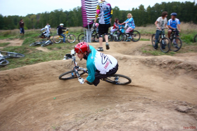 В Москве прошли первые соревнования по памп-треку Bad Santa "Pumps Battle"! (маунтинбайк, велоспорт)