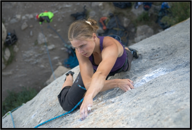Юлия Троепольская, которая обожает скалы и выигрывает в боулдеринге. (Скалолазание, скарпа, scarpa, скалолазание)