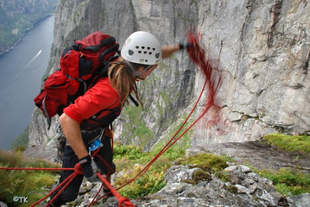Результаты проекта Ультрамарин в 2009 году (BASE, ropejumping, rapt, кьераг, рекорд, прыжки с верёвкой, рапт, прыжки с веревкой, норвегия, кьерак, роупджампинг)