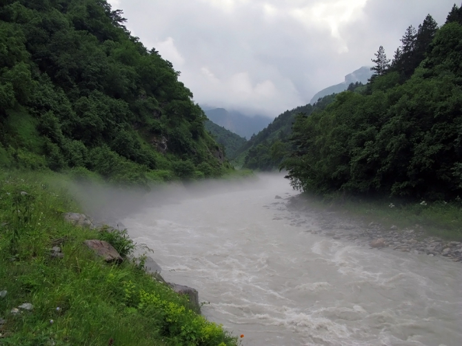 Кавказ - лето 2009. Фотоальбом (Горный туризм, горы, безенги, приэльбрусье, альпинизм, туризм, балкария, осетия)