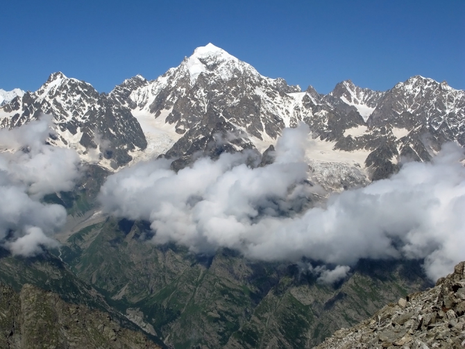 Кавказ - лето 2009. Фотоальбом (Горный туризм, горы, безенги, приэльбрусье, альпинизм, туризм, балкария, осетия)