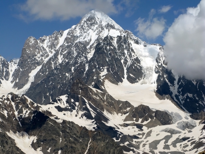 Кавказ - лето 2009. Фотоальбом (Горный туризм, горы, безенги, приэльбрусье, альпинизм, туризм, балкария, осетия)