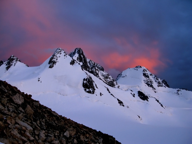 Кавказ - лето 2009. Фотоальбом (Горный туризм, горы, безенги, приэльбрусье, альпинизм, туризм, балкария, осетия)