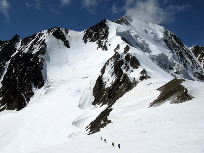 Кавказ - лето 2009. Фотоальбом (Горный туризм, горы, безенги, приэльбрусье, альпинизм, туризм, балкария, осетия)