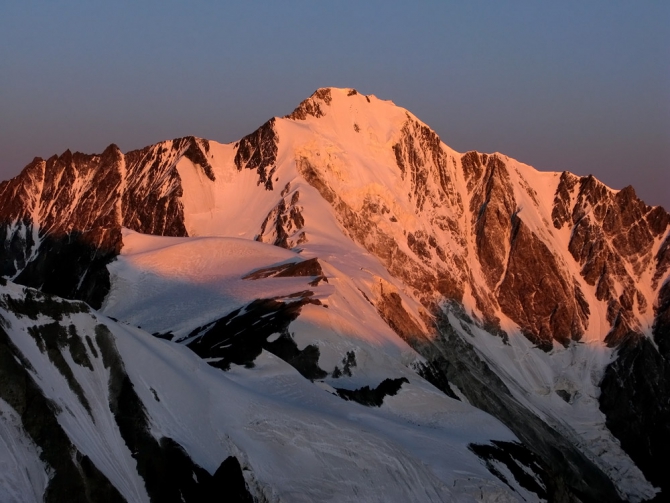 Кавказ - лето 2009. Фотоальбом (Горный туризм, горы, безенги, приэльбрусье, альпинизм, туризм, балкария, осетия)