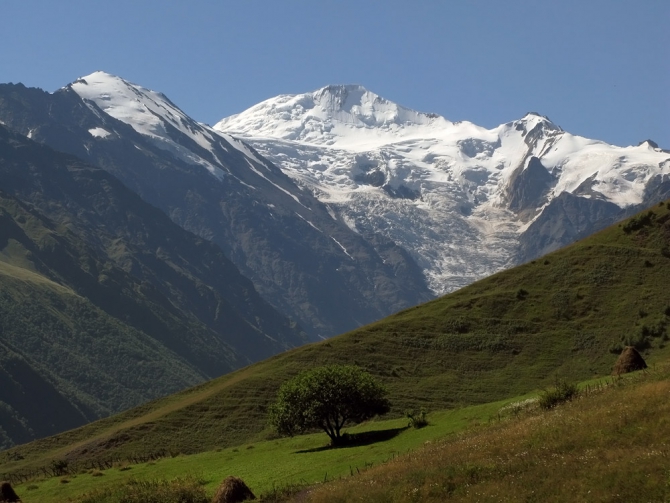 Кавказ - лето 2009. Фотоальбом (Горный туризм, горы, безенги, приэльбрусье, альпинизм, туризм, балкария, осетия)
