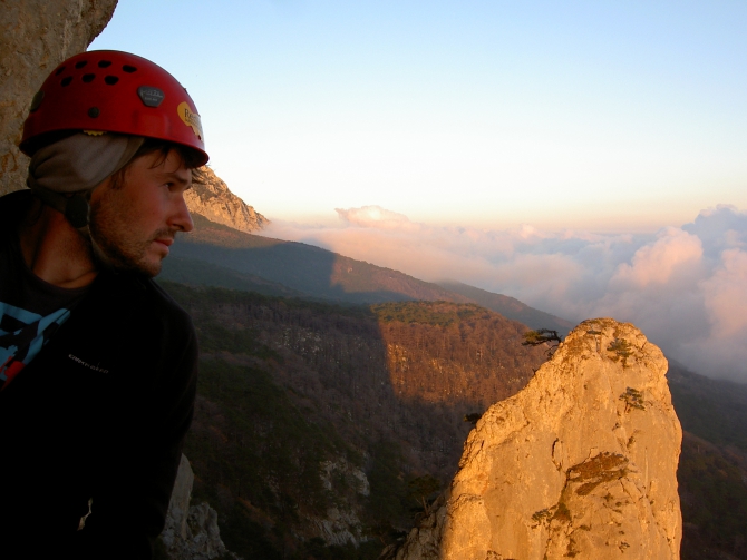 «Нависает и отбрасывает….» (Альпинизм, скальный альпинизм, гиперборея, цска им демченко, юркин, брык, шаан-кая)