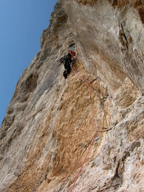 «Нависает и отбрасывает….» (Альпинизм, скальный альпинизм, гиперборея, цска им демченко, юркин, брык, шаан-кая)