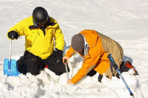 Спасательные работы при сходе лавины. Практический курс. (Горные лыжи/Сноуборд, pieps, лавинное снаряжение, лавинный курс, лавинная безопасность)