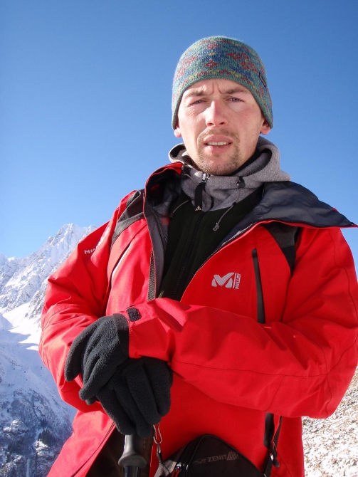 Номинанты "Хрустального пика-2009": пик Верный по центру Северо-Западной стены (Альпинизм, risk.ru, события, горы, риск.ру, кызыл-аскер, хрустальный пик, кафедральный собор, головченко, бандалет, киргизия)